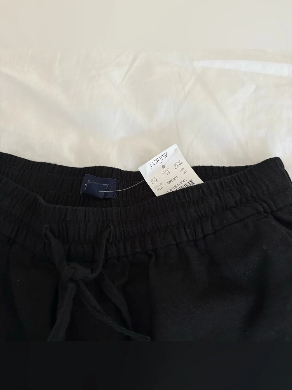 Linen blend black drawstring shorts